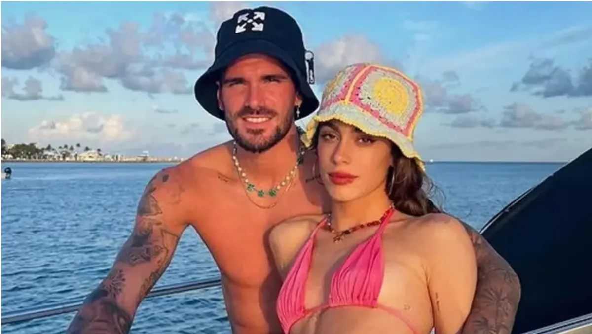  Tini Stoessel y Rodrigo De Paul anunciaron su separación a través de mensajes en sus cuentas de Twitter. Tini Stoessel y Rodrigo De Paul anunciaron su separación a través de mensajes en sus cuentas de Twitter. 