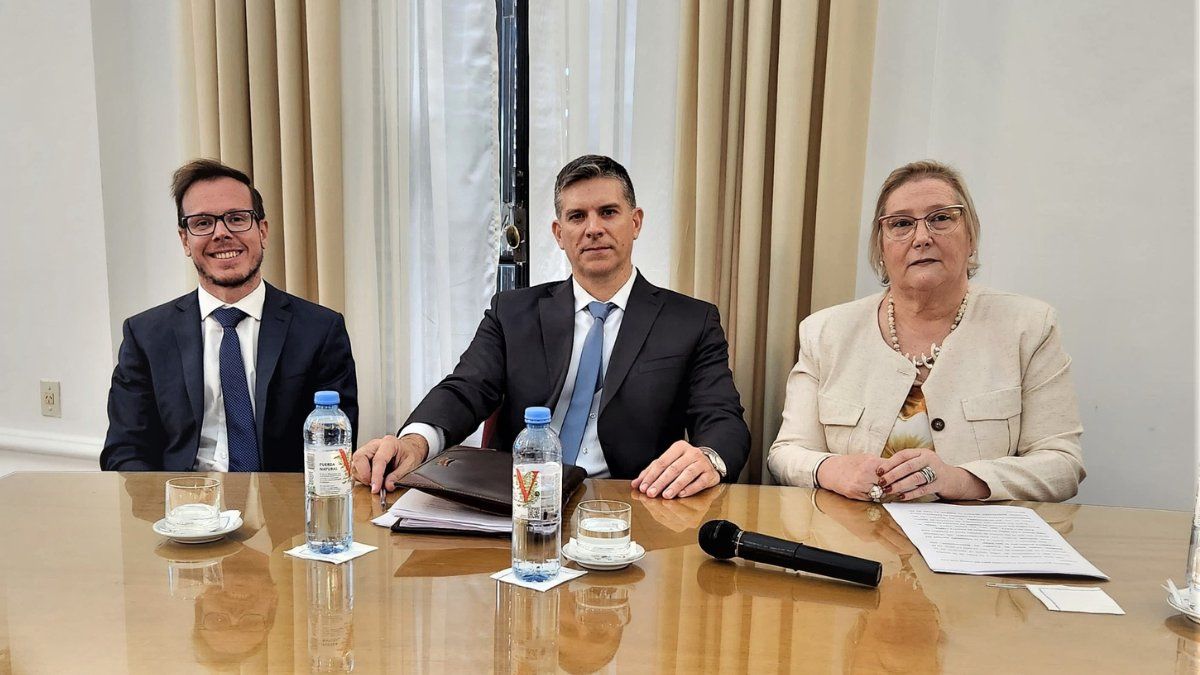 Sinchez junto a sus abogados defensores en la audiencia de vista de causa