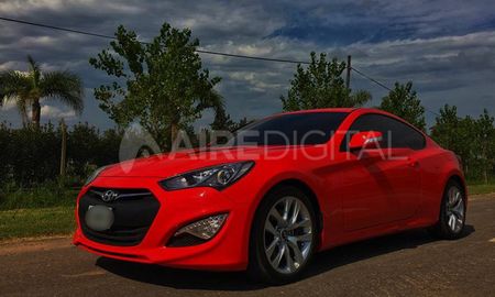 La Justicia detectó que el principal investigado tuvo más de diez autos, entre ellos un Hyundai Coupé 2.0 que estaba a nombre de su abuela. La Justicia detectó que el principal investigado tuvo más de diez autos, entre ellos un Hyundai Coupé 2.0 que estaba a nombre de su abuela.