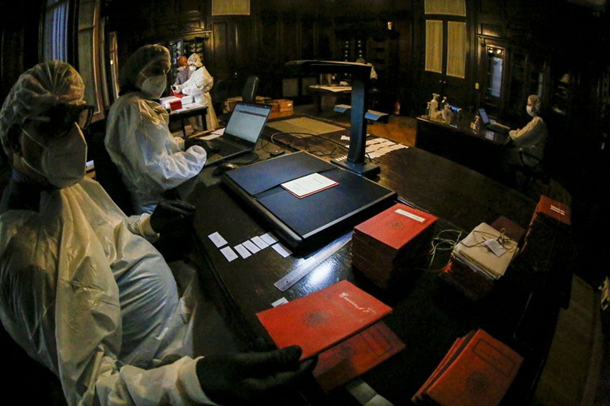 El proceso general consta de dos grandes etapas: 1) el inventario y 2) la digitalización y procesos de conservación del material. El proceso general consta de dos grandes etapas: 1) el inventario y 2) la digitalización y procesos de conservación del material.