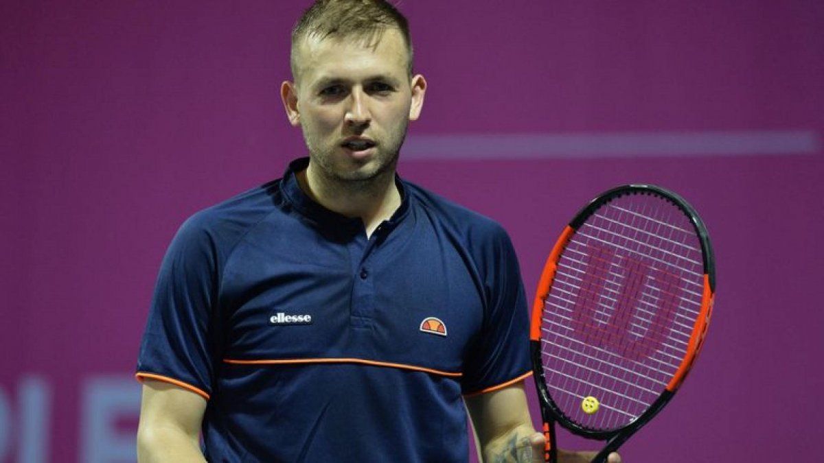 Daniel Evans, número 28 del ránking ATP, ya se enfrentó tres veces a Roger Federer, todas en primeras rondas de Grand Slam, y las victorias fueron para el suizo, hoy número 6 del escalafón mundial.