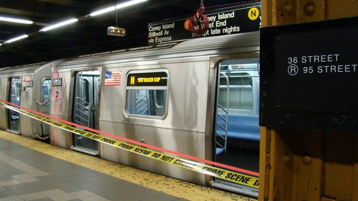 Un hombre disparó a discreción en el metro