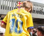 Socios del Barcelona quieren impedir que el Paris Saint-Germain contrate a Lionel Messi. Socios del Barcelona quieren impedir que el Paris Saint-Germain contrate a Lionel Messi.