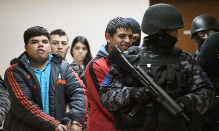 imputaron a un hijo del antiguo jefe de ?los monos? y a un complice por el crimen de un policia imputaron a un hijo del antiguo jefe de ?los monos? y a un complice por el crimen de un policia