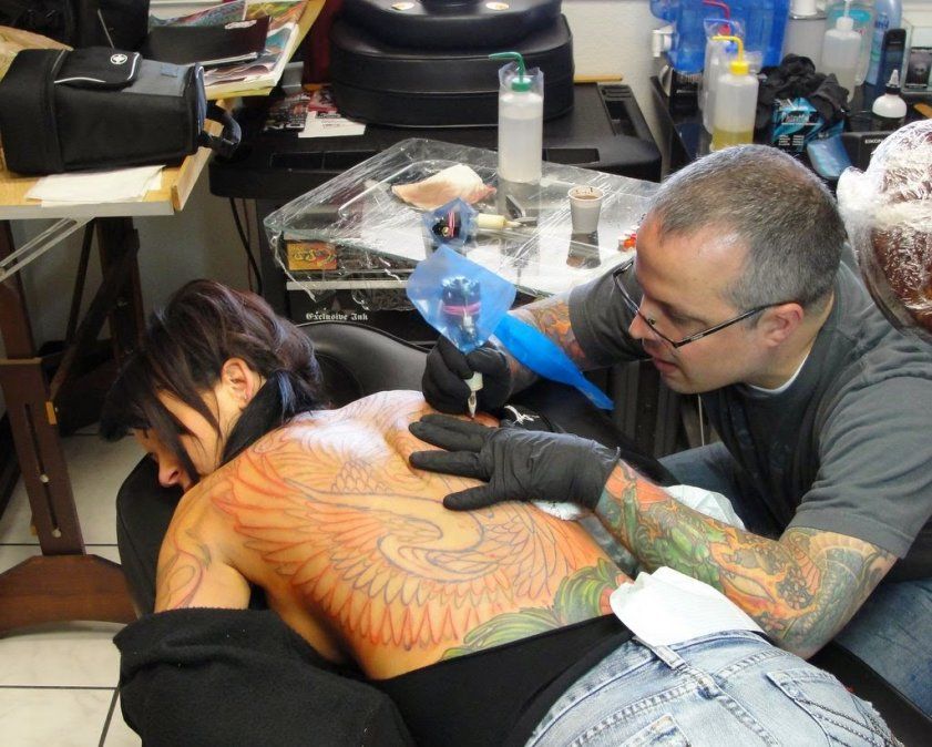 Qué significa tener muchos tatuajes, según la psicología