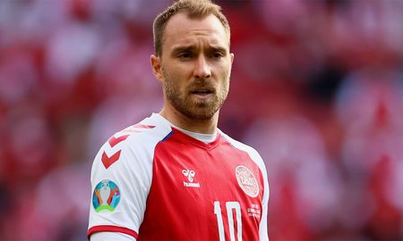 Christian Eriksen, quien sufrió un paro cardíaco durante lpa Eurocopa, podría continuar su carrera en el Ajax de Países Bajos. Christian Eriksen, quien sufrió un paro cardíaco durante lpa Eurocopa, podría continuar su carrera en el Ajax de Países Bajos.