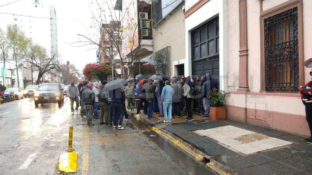 Los opositores de la actual conducción de Asoem denuncian maniobras para torcer el resultado de la votación.