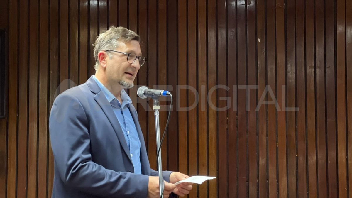 Germán de los Santos, luego de recibir la Pluma de Honor 2023. Germán de los Santos, luego de recibir la Pluma de Honor 2023.