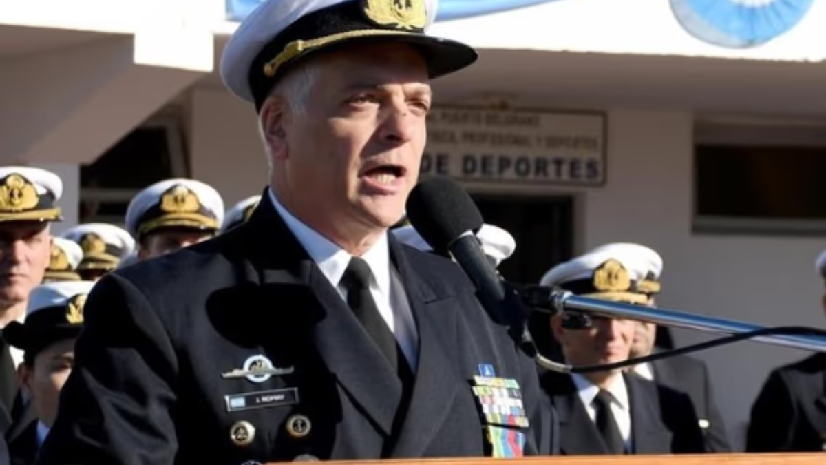 El jefe de la Armada, el almirante Juan Carlos Romay.