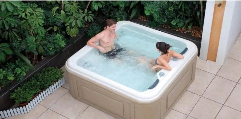 Se fueron de vacaciones y “compartieron” el jacuzzi con osos