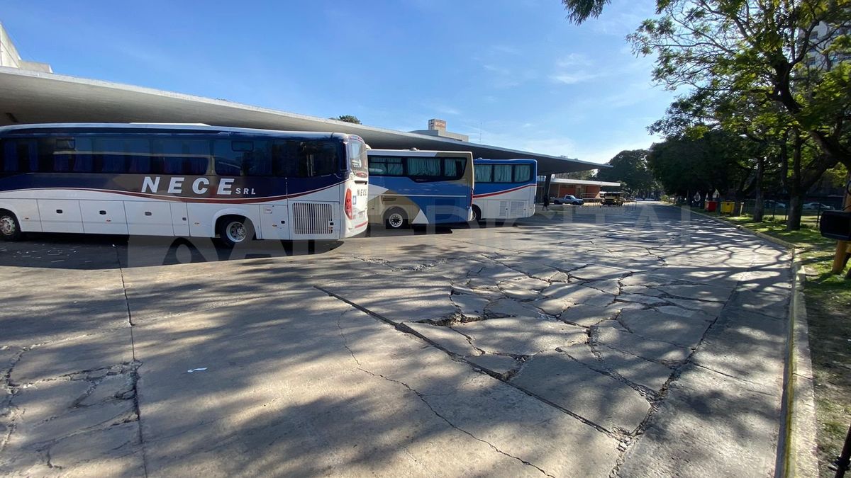 Preocupante hundimiento y estado de abandono en la zona de la terminal. Preocupante hundimiento y estado de abandono en la zona de la terminal.