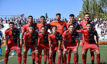 Los jugadores de Colón, dialogaron con la prensa, luego de la derrota ante Gimnasia en Mendoza. Los jugadores de Colón, dialogaron con la prensa, luego de la derrota ante Gimnasia en Mendoza.