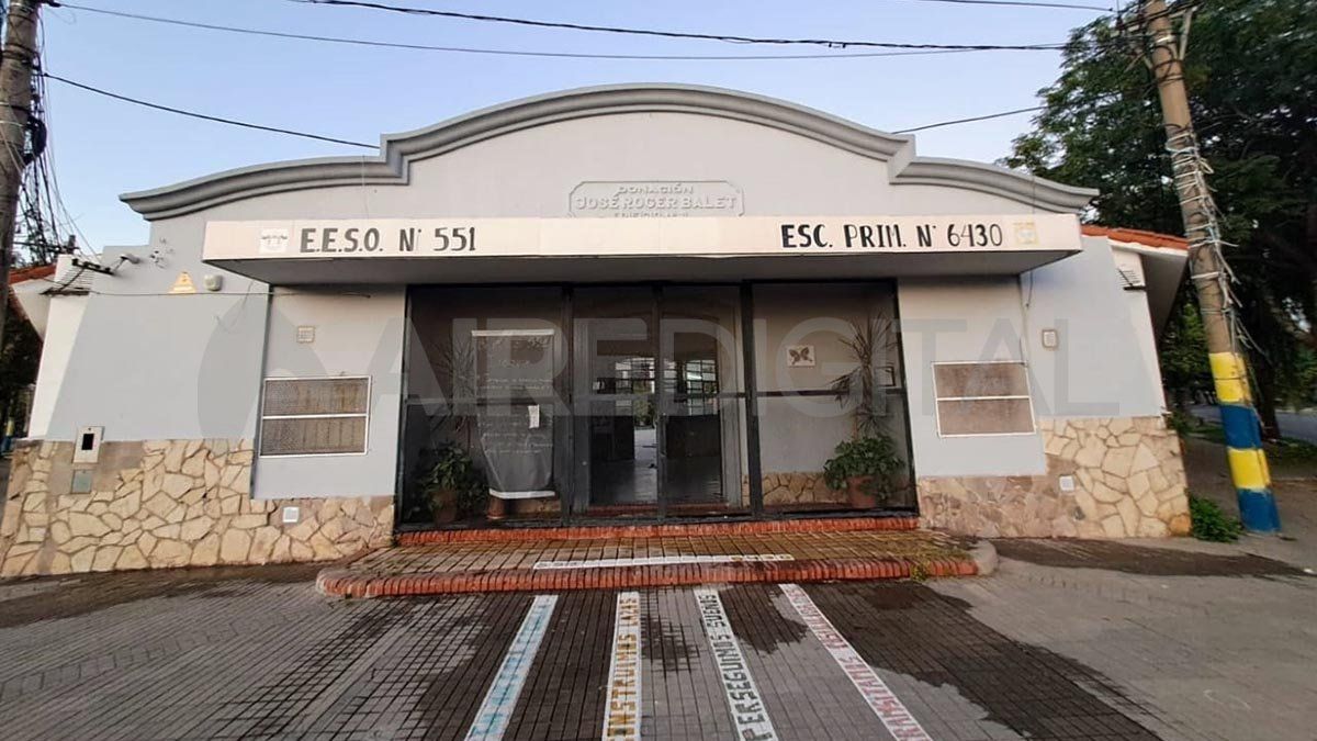 El tiroteo ocurrió en la noche del domingo en la escuela Isabel La Católica