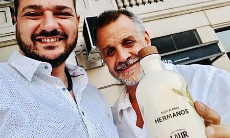 los famosos hermanos petersen ya tienen su propio aceite de oliva los famosos hermanos petersen ya tienen su propio aceite de oliva