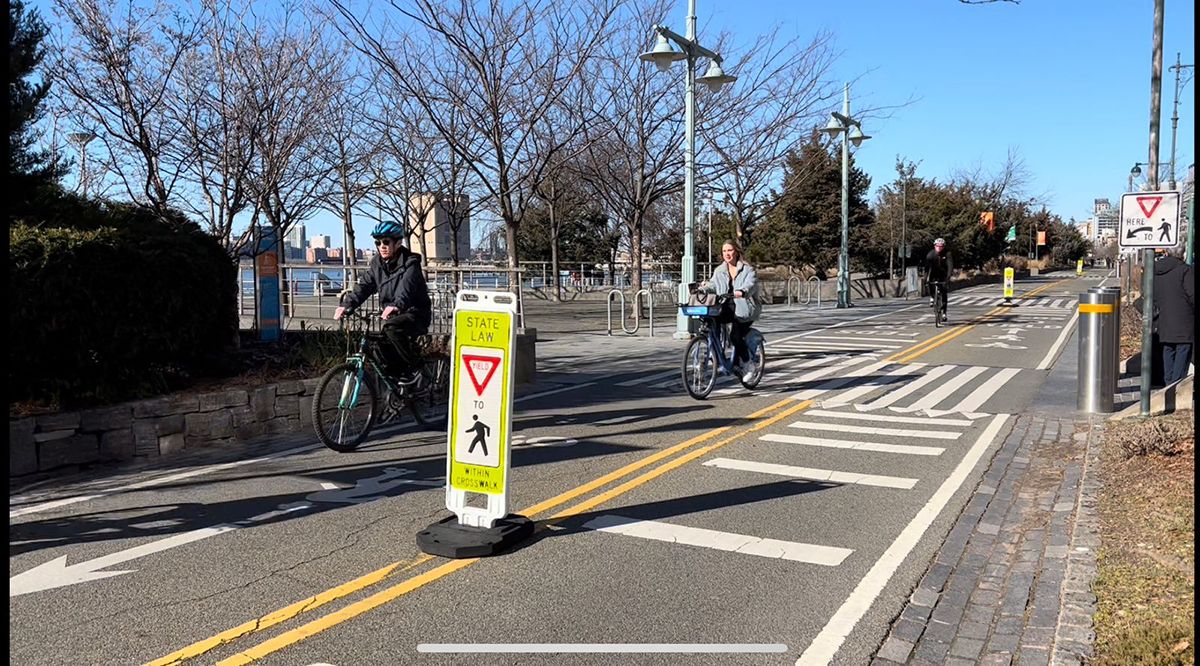 El estado de Nueva York eliminó la pena de muerte, fue prohibida por el tribunal supremo en 2004.