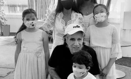 Guillermo Vilas, festejando su cumpleaños con la familia. Guillermo Vilas, festejando su cumpleaños con la familia.