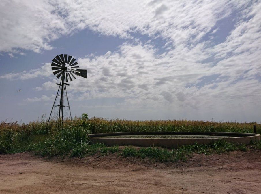 Sobre el aspecto impositivo, Del Frade destacó que “como estamos en un sistema regresivo en lo fiscal, es muy posible que se vean beneficiados con quitas impositivas, porque así intensifica la injusticia porque será dar privilegios insoportables para la democracia”.