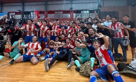 Unión repudió en un comunicado emitido por su canal oficial de WhatsApp los hechos de violencia sufrido en el clásico de futsal vs. Colón. Unión repudió en un comunicado emitido por su canal oficial de WhatsApp los hechos de violencia sufrido en el clásico de futsal vs. Colón.