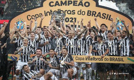 Atlético Mineiro derrotó a Atlético Paranaense por 2-0 y se quedó con la Copa de Brasil. Con Matías Zaracho y Nacho Fernández, el Galo es bicampeón del fútbol brasileño. Atlético Mineiro derrotó a Atlético Paranaense por 2-0 y se quedó con la Copa de Brasil. Con Matías Zaracho y Nacho Fernández, el Galo es bicampeón del fútbol brasileño.