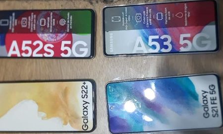El ladrón se llevó seis teléfonos celulares de utilería que estaban exhibidos en la vidriera de la Peatonal.&nbsp;