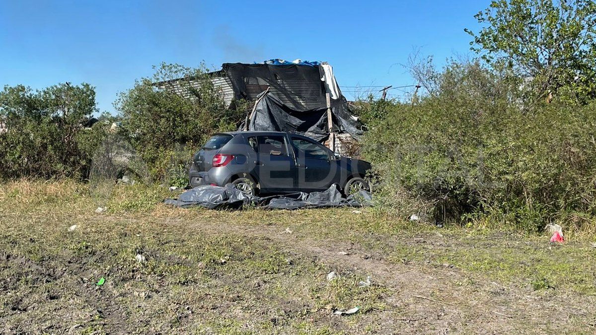 Así fue hallado el auto de la periodista Valeria Amaya.