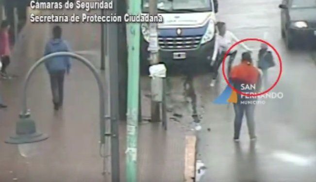 Milagro en la calle: madre salva a su hijo de una tragedia