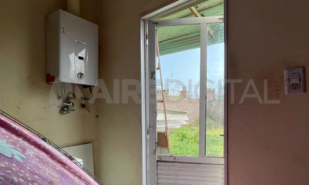 El dueño de su casa, contó que forzaron su puerta trasera, para robarles sus pertenencias. El dueño de su casa, contó que forzaron su puerta trasera, para robarles sus pertenencias.