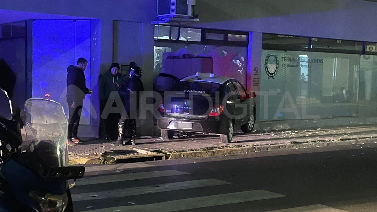 El choque se produjo en la esquina de San Jerónimo y Corrientes.