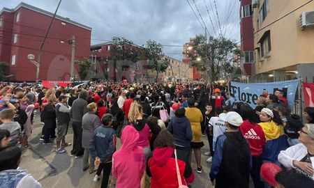 Con gran concurrencia de vecinos, Las Flores II despidió a Catu, el hincha de Colón. Con gran concurrencia de vecinos, Las Flores II despidió a Catu, el hincha de Colón.