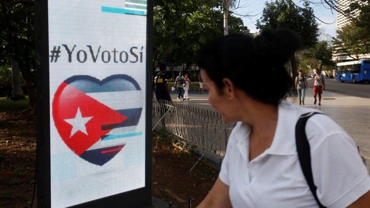 Cuba vota una nueva Constitución atenta a la crisis en Venezuela y en la mira de EEUU