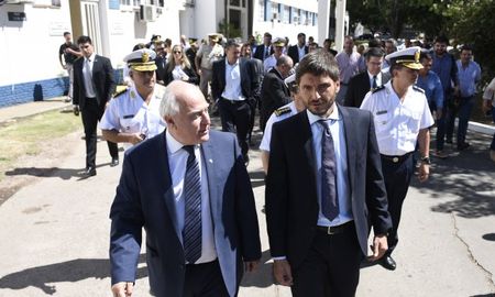 lifschitz suspendio su agenda para abordar de lleno el tema de la seguridad lifschitz suspendio su agenda para abordar de lleno el tema de la seguridad