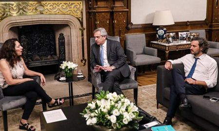 Cristina Caamaño, Alberto Fernández y Santiago Cafiero avanzan sobre la intervención de la Agencia Federal de Inteligencia (AFI). Cristina Caamaño, Alberto Fernández y Santiago Cafiero avanzan sobre la intervención de la Agencia Federal de Inteligencia (AFI).