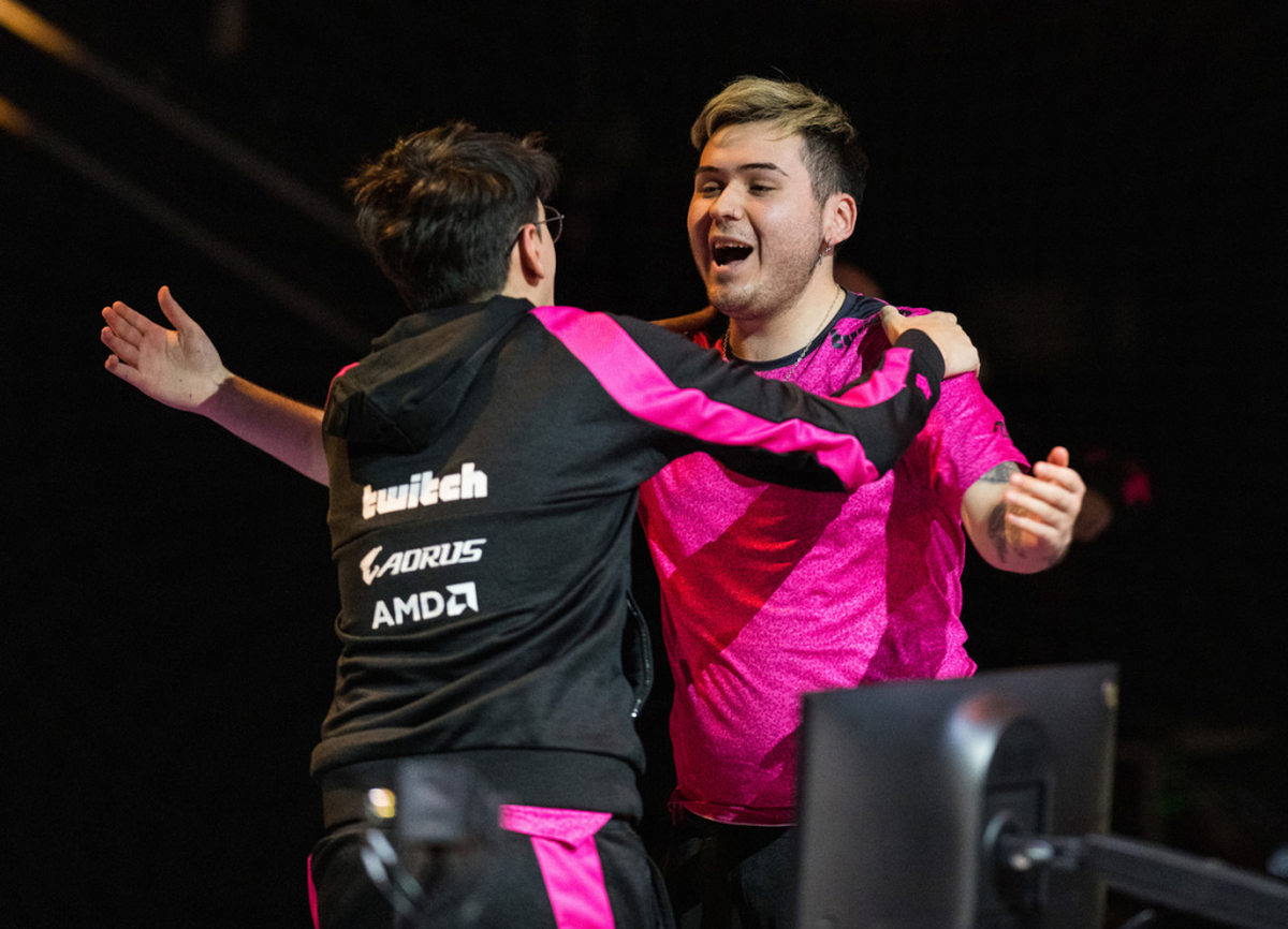 Klaus y Keznit, jugadores de KRÜ Esports.