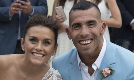La mujer de Carlos Tévez habría despedido a las empleadas de un spa. La mujer de Carlos Tévez habría despedido a las empleadas de un spa.