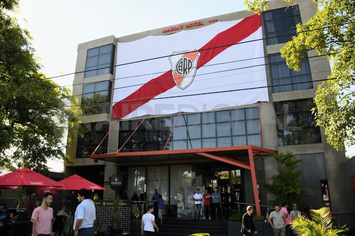 La hinchada de River ya llegó a Santiago del Estero.