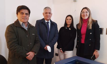El intendente de Sauce Viejo, Mario Papaleo, inauguró un Centro Territorial de Denuncias en la localidad. El intendente de Sauce Viejo, Mario Papaleo, inauguró un Centro Territorial de Denuncias en la localidad.
