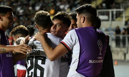 newells old boys de rosario vencio a audax italiano en el descuento por copa sudamericana newells old boys de rosario vencio a audax italiano en el descuento por copa sudamericana