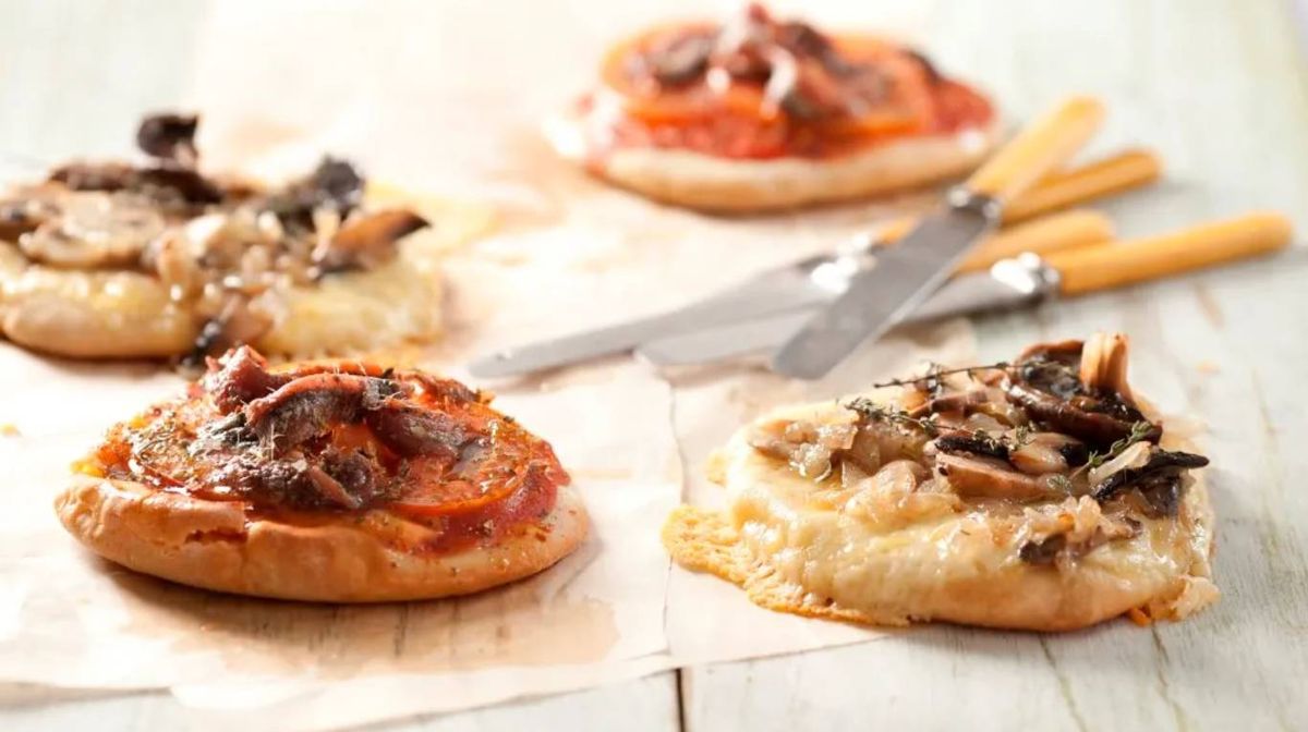 Pizza de anchoas y champiñones