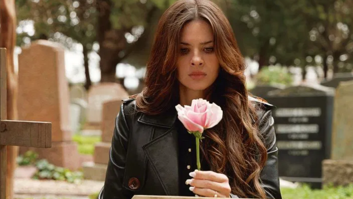 El tono melodramático al estilo novela mexicana de la Hija del fuego: La venganza de la bastarda de Disney+ puede alejar a quienes buscan un thriller más serio o sofisticado.