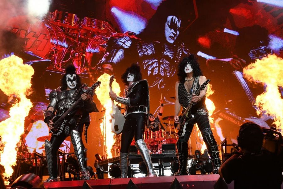 La banda surgida en 1973 en Nueva York, ya sin su formación original pero con el maquillaje intacto, repasó sus grande éxitos y canciones de toda su carrera