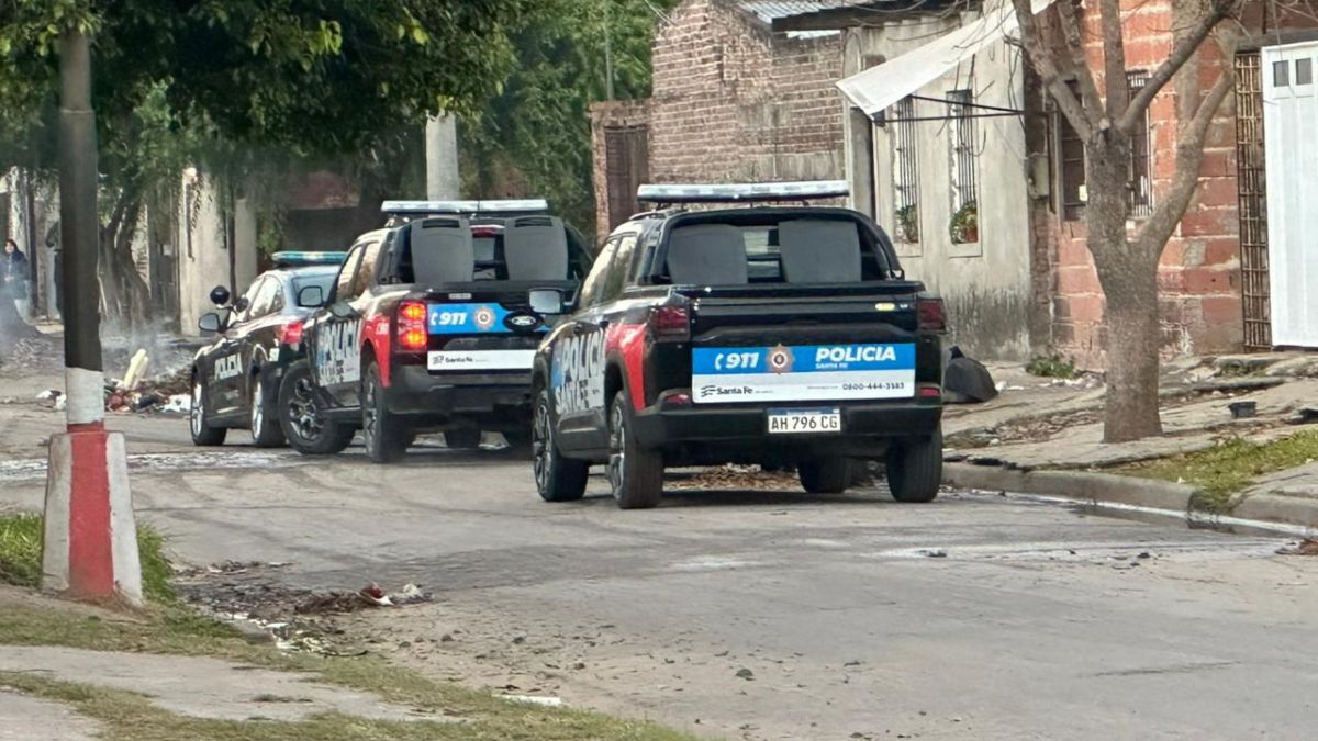 Los allanamientos se realizan en diferentes puntos de barrio Coronel Dorrego.