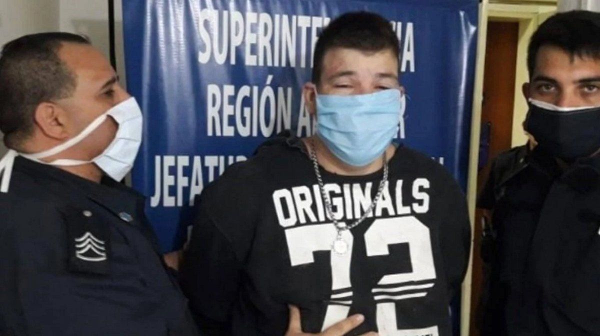 La detenci&oacute;n del presunto femicida (Foto: gentileza Lan&uacute;s Noticias).