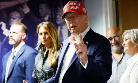 El presidente de los Estados Unidos, Donald Trump, anunció un tope estricto a las tasas de interés de las tarjetas de crédito. El presidente de los Estados Unidos, Donald Trump, anunció un tope estricto a las tasas de interés de las tarjetas de crédito.