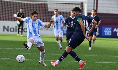 Con dos goles de Giuliano Simeone, la sub 23 de Argentina venció 2 a 0 a Paraguay en el último amistoso en el país. Con dos goles de Giuliano Simeone, la sub 23 de Argentina venció 2 a 0 a Paraguay en el último amistoso en el país.
