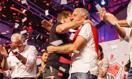 Jorge Brito durante el cierre de campaña junto a DOnofrio. Jorge Brito durante el cierre de campaña junto a DOnofrio.