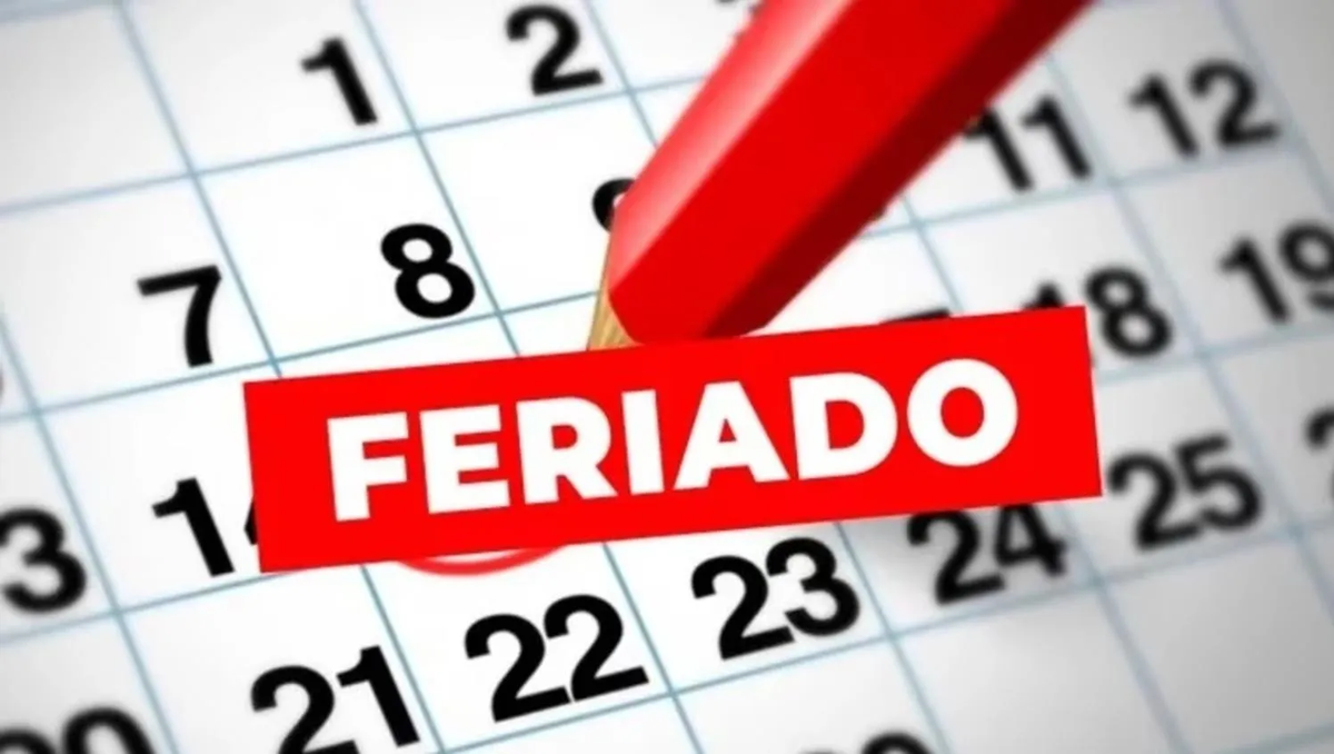 Calendario completo de los días no laborales y fines de semana largos.