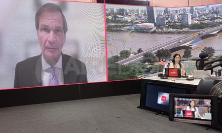 En una entrevista en AIRE, el neurólogo Conrado Estol advirtió que el covid definitivamente no terminó. En una entrevista en AIRE, el neurólogo Conrado Estol advirtió que el covid definitivamente no terminó.