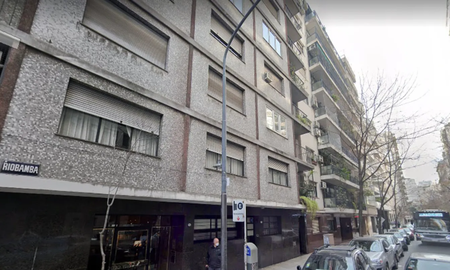 Intento de femicidio en Recoleta: un hombre tiró a una joven del cuarto piso de un edificio. Intento de femicidio en Recoleta: un hombre tiró a una joven del cuarto piso de un edificio.