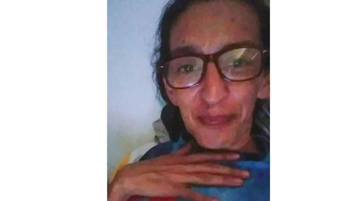 Coria posee varios tatuajes en sus piernas y brazos, incluyendo los nombres de sus padres, “Luis” y “Mercedes” , y tiene dos lunares. Coria posee varios tatuajes en sus piernas y brazos, incluyendo los nombres de sus padres, “Luis” y “Mercedes” , y tiene dos lunares.