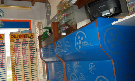 Insólita estafa a una quiniela del centro: le ofreció venderle mercadería y le robó $30.000. Insólita estafa a una quiniela del centro: le ofreció venderle mercadería y le robó $30.000.